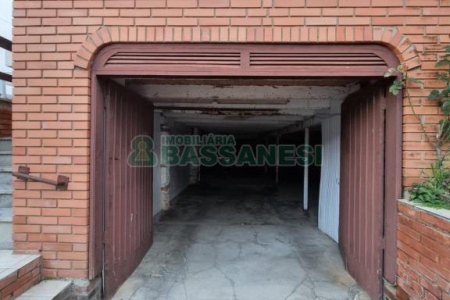 Casa com 180m², 3 dormitórios, 1 vaga, no bairro São Pelegrino em Caxias do Sul para Comprar