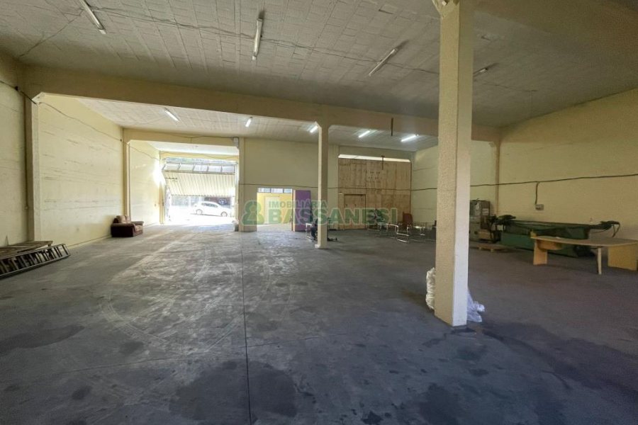 Pavilhão com 800m², no bairro Sagrada Família em Caxias do Sul para Alugar