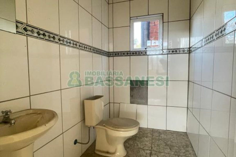 Pavilhão com 800m², no bairro Sagrada Família em Caxias do Sul para Alugar