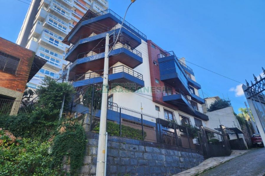Apartamento com 208m², 3 dormitórios, 2 vagas, no bairro Madureira em Caxias do Sul para Comprar