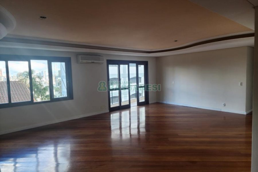 Apartamento com 208m², 3 dormitórios, 2 vagas, no bairro Madureira em Caxias do Sul para Comprar