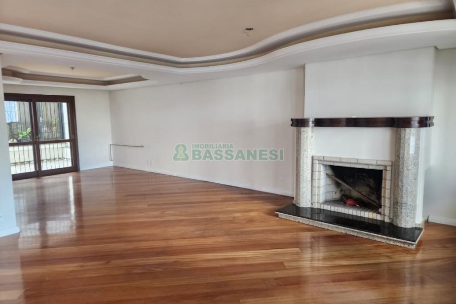 Apartamento com 208m², 3 dormitórios, 2 vagas, no bairro Madureira em Caxias do Sul para Comprar