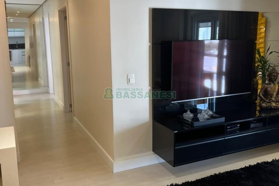 Apartamento com 109m², 3 dormitórios, 2 vagas, no bairro Santa Catarina em Caxias do Sul para Comprar