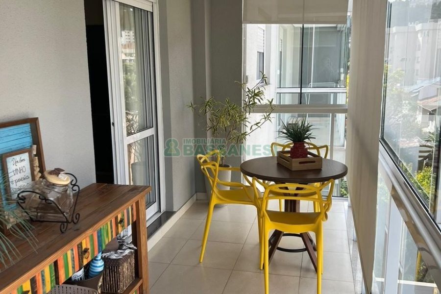 Apartamento com 109m², 3 dormitórios, 2 vagas, no bairro Santa Catarina em Caxias do Sul para Comprar