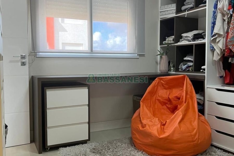 Apartamento com 109m², 3 dormitórios, 2 vagas, no bairro Santa Catarina em Caxias do Sul para Comprar