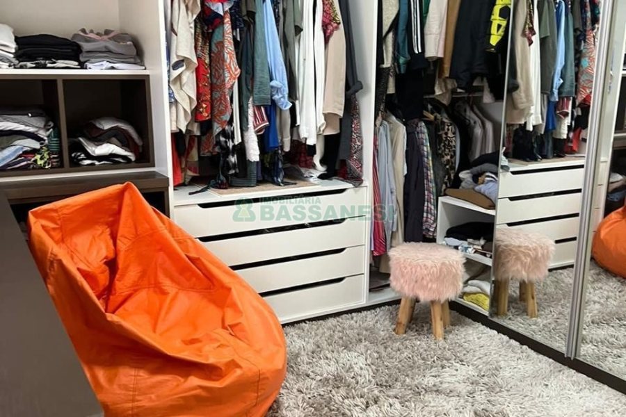 Apartamento com 109m², 3 dormitórios, 2 vagas, no bairro Santa Catarina em Caxias do Sul para Comprar