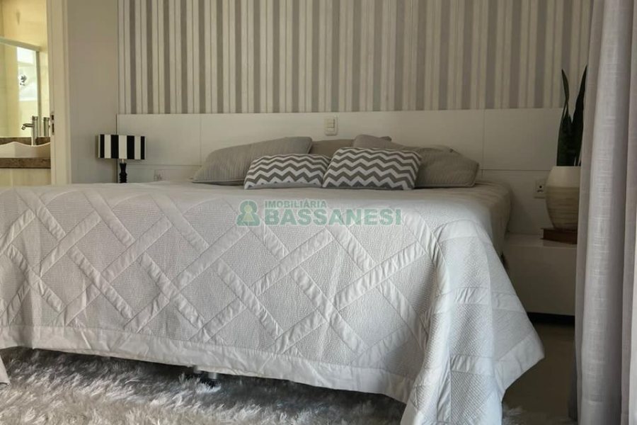 Apartamento com 109m², 3 dormitórios, 2 vagas, no bairro Santa Catarina em Caxias do Sul para Comprar