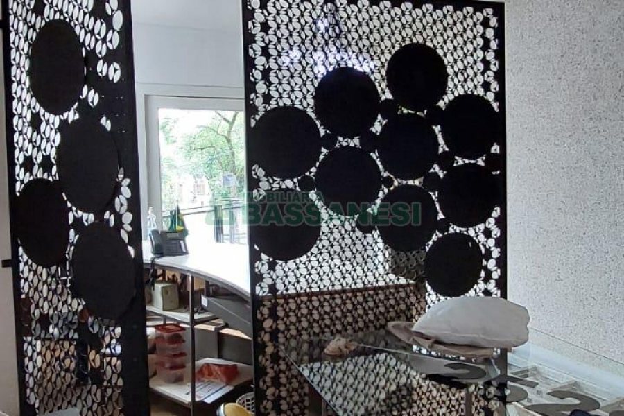 Casa Comercial com 240m², no bairro Nossa Senhora de Lourdes em Caxias do Sul para Comprar