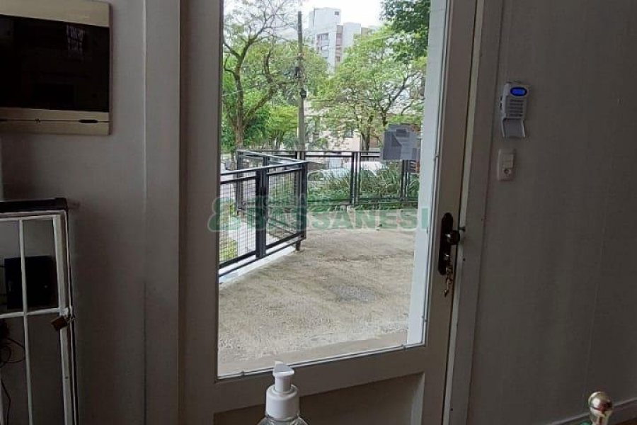 Casa Comercial com 240m², no bairro Nossa Senhora de Lourdes em Caxias do Sul para Comprar