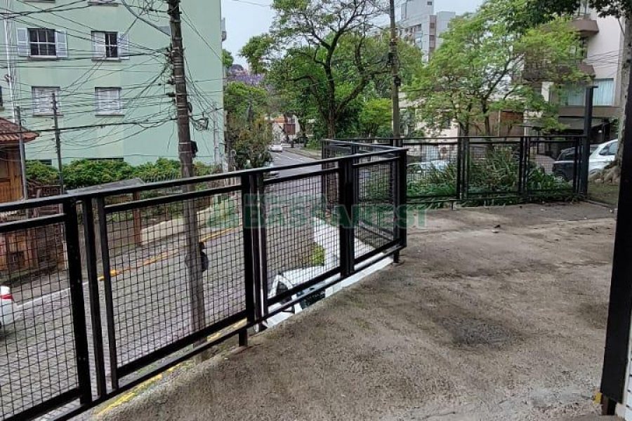 Casa Comercial com 240m², no bairro Nossa Senhora de Lourdes em Caxias do Sul para Comprar