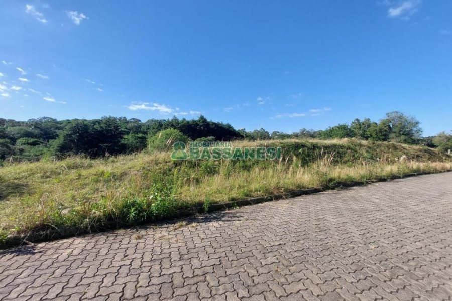 Terreno com 10000m², no bairro São Ciro em Caxias do Sul para Comprar