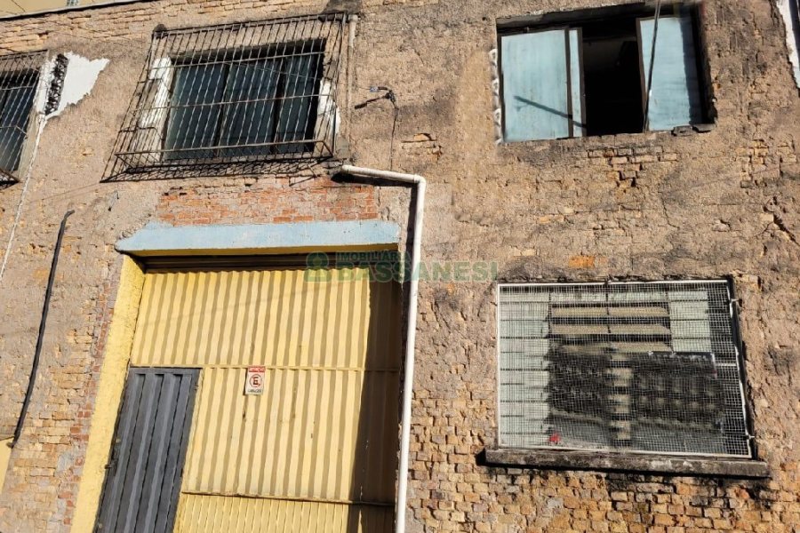 Pavilhão com 130m², no bairro São Pelegrino em Caxias do Sul para Alugar