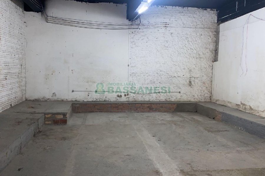 Pavilhão com 130m², no bairro São Pelegrino em Caxias do Sul para Alugar