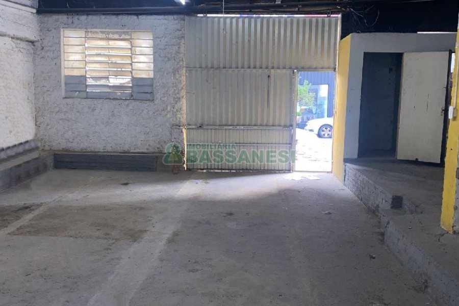 Pavilhão com 130m², no bairro São Pelegrino em Caxias do Sul para Alugar