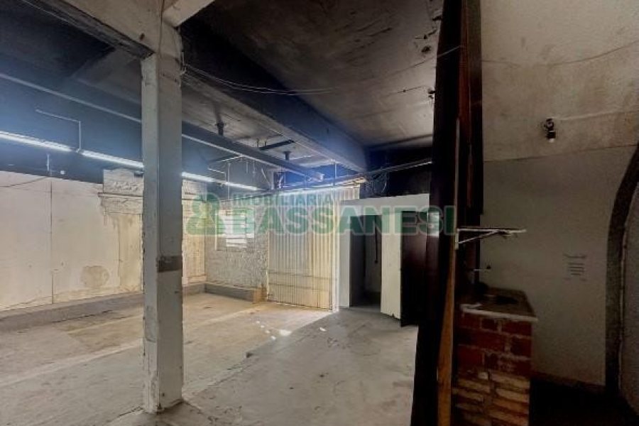 Pavilhão com 130m², no bairro São Pelegrino em Caxias do Sul para Alugar