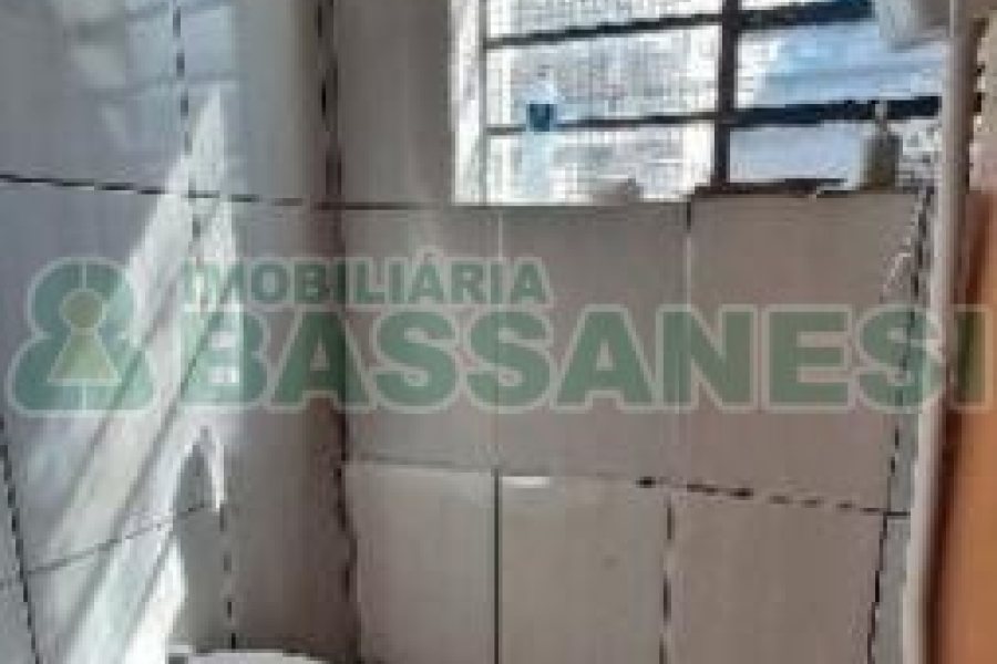 Pavilhão com 130m², no bairro São Pelegrino em Caxias do Sul para Alugar