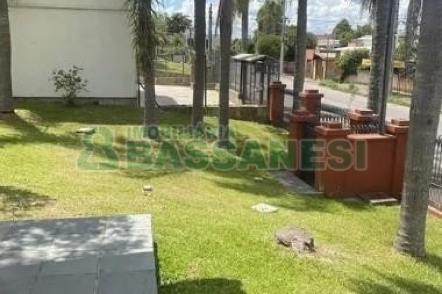 Casa com 580m², 5 dormitórios, 5 vagas, no bairro Bela Vista em Caxias do Sul para Comprar