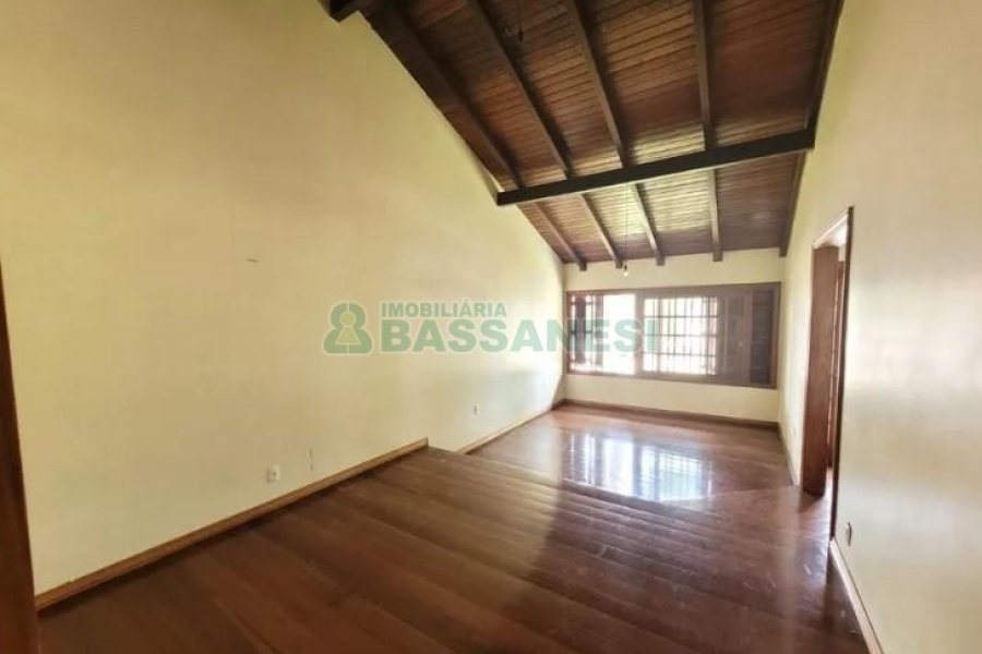 Casa com 580m², 5 dormitórios, 5 vagas, no bairro Bela Vista em Caxias do Sul para Comprar