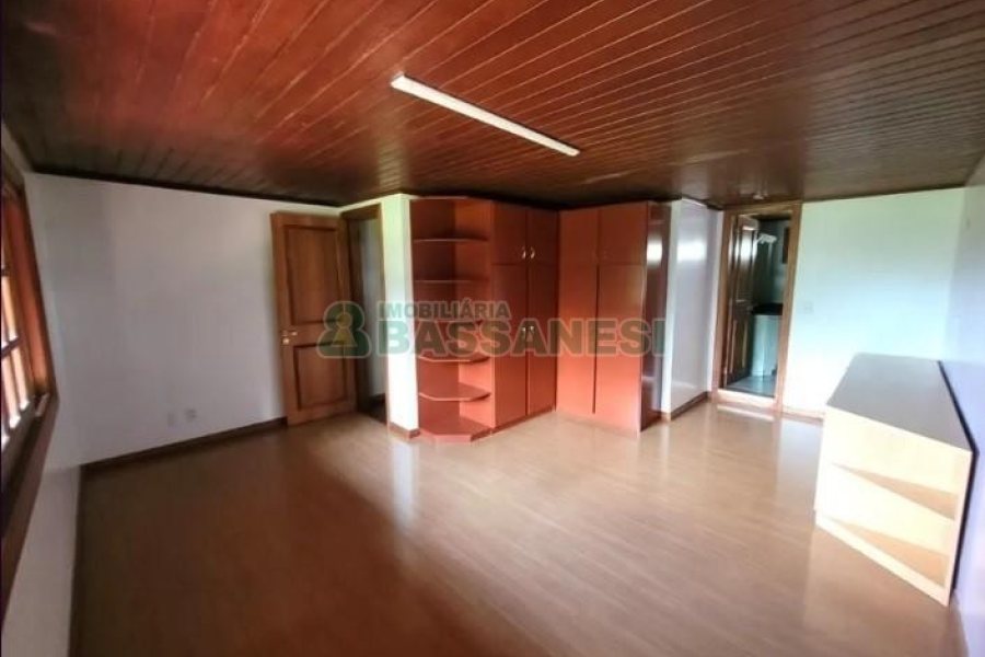 Casa com 580m², 5 dormitórios, 5 vagas, no bairro Bela Vista em Caxias do Sul para Comprar