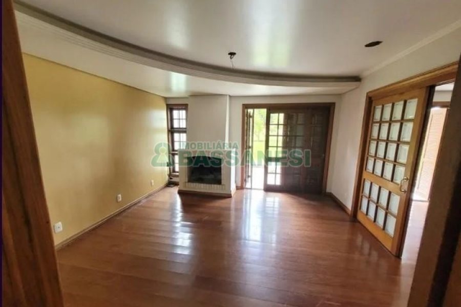 Casa com 580m², 5 dormitórios, 5 vagas, no bairro Bela Vista em Caxias do Sul para Comprar