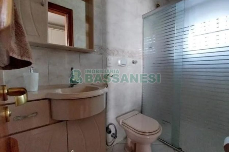 Casa com 580m², 5 dormitórios, 5 vagas, no bairro Bela Vista em Caxias do Sul para Comprar