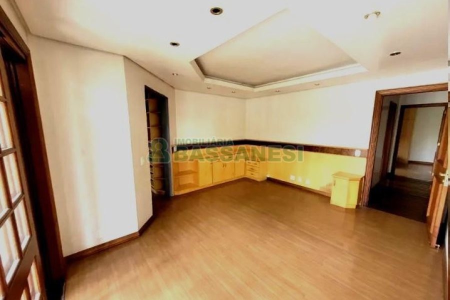 Casa com 580m², 5 dormitórios, 5 vagas, no bairro Bela Vista em Caxias do Sul para Comprar