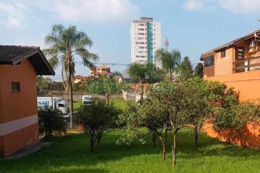 Casa com 580m², 5 dormitórios, 5 vagas, no bairro Bela Vista em Caxias do Sul para Comprar