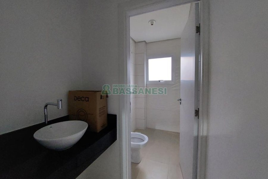 Apartamento com 64m², 2 dormitórios, 2 vagas, no bairro São Luiz em Caxias do Sul para Comprar