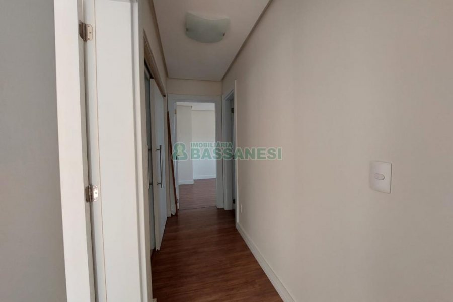 Apartamento com 158m², 3 dormitórios, 3 vagas, no bairro Jardim América em Caxias do Sul para Comprar