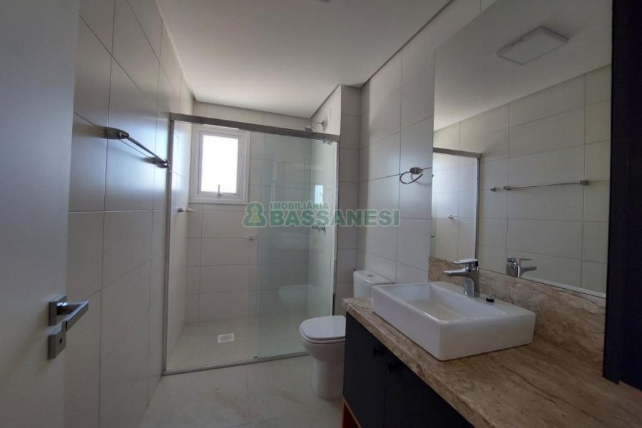 Apartamento com 158m², 3 dormitórios, 3 vagas, no bairro Jardim América em Caxias do Sul para Comprar