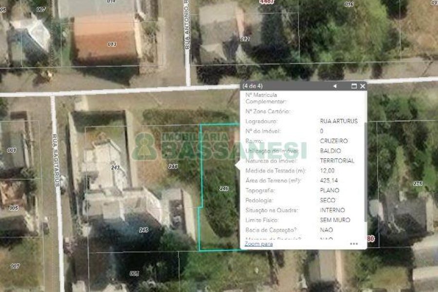 Terreno com 425m², no bairro Cruzeiro em Caxias do Sul para Comprar