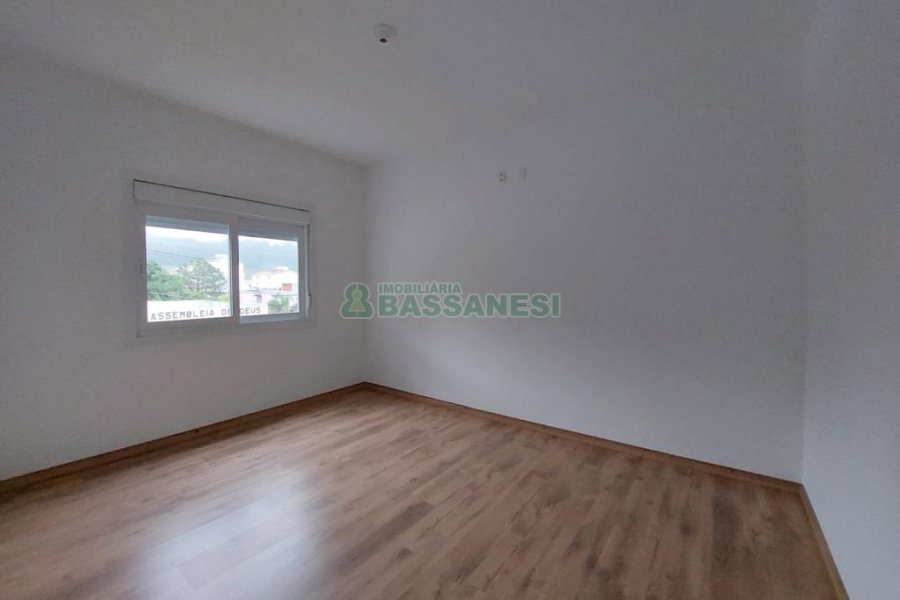 Apartamento com 65m², 2 dormitórios, 2 vagas, no bairro São Luiz em Caxias do Sul para Comprar