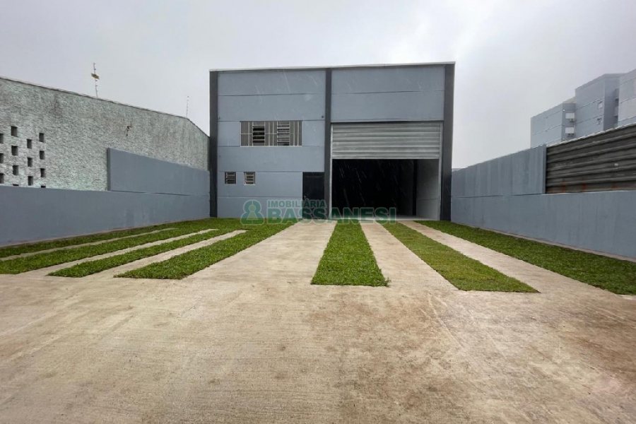 Pavilhão com 250m², no bairro Vila Verde em Caxias do Sul para Alugar