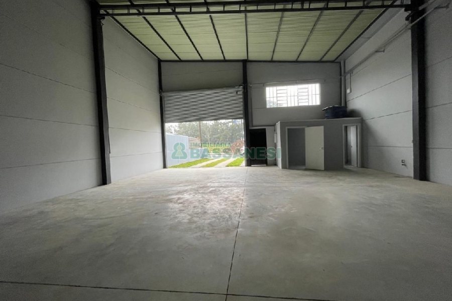 Pavilhão com 250m², no bairro Vila Verde em Caxias do Sul para Alugar