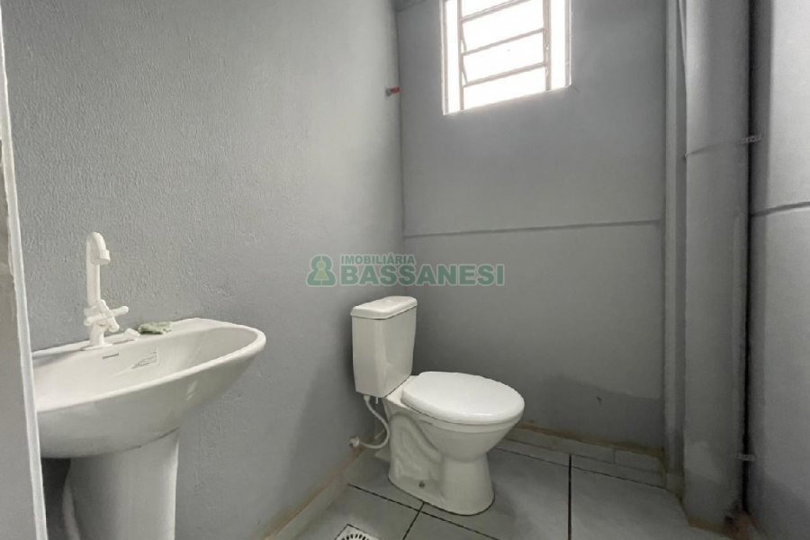 Pavilhão com 250m², no bairro Vila Verde em Caxias do Sul para Alugar