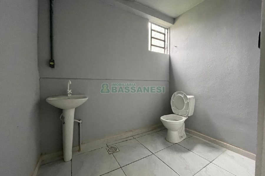 Pavilhão com 250m², no bairro Vila Verde em Caxias do Sul para Alugar