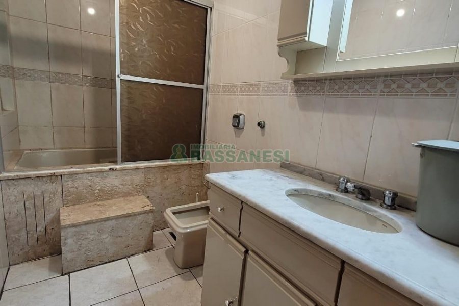 Apto Mobiliado com 140m², 3 dormitórios, 1 vaga, no bairro São Pelegrino em Caxias do Sul para Comprar