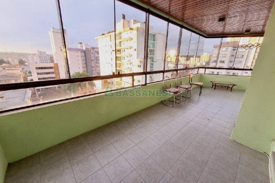 Apto Mobiliado com 140m², 3 dormitórios, 1 vaga, no bairro São Pelegrino em Caxias do Sul para Comprar