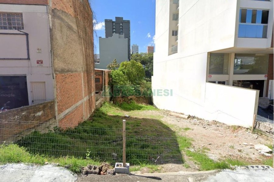 Terreno com 390m², no bairro Panazzolo em Caxias do Sul para Comprar