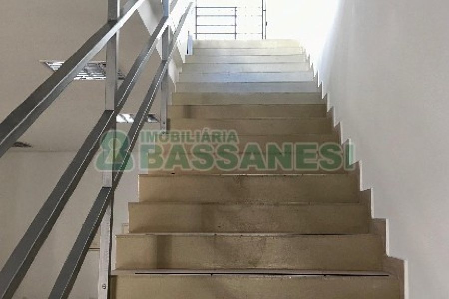Loja com 250m², no bairro São Pelegrino em Caxias do Sul para Alugar