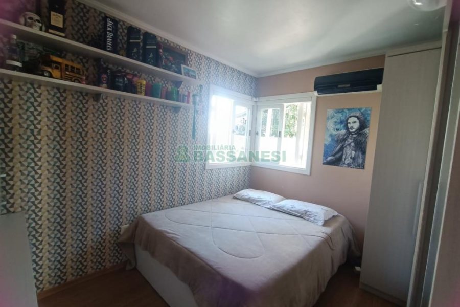 Casa com 332m², 4 dormitórios, 8 vagas, no bairro Desvio Rizzo em Caxias do Sul para Comprar