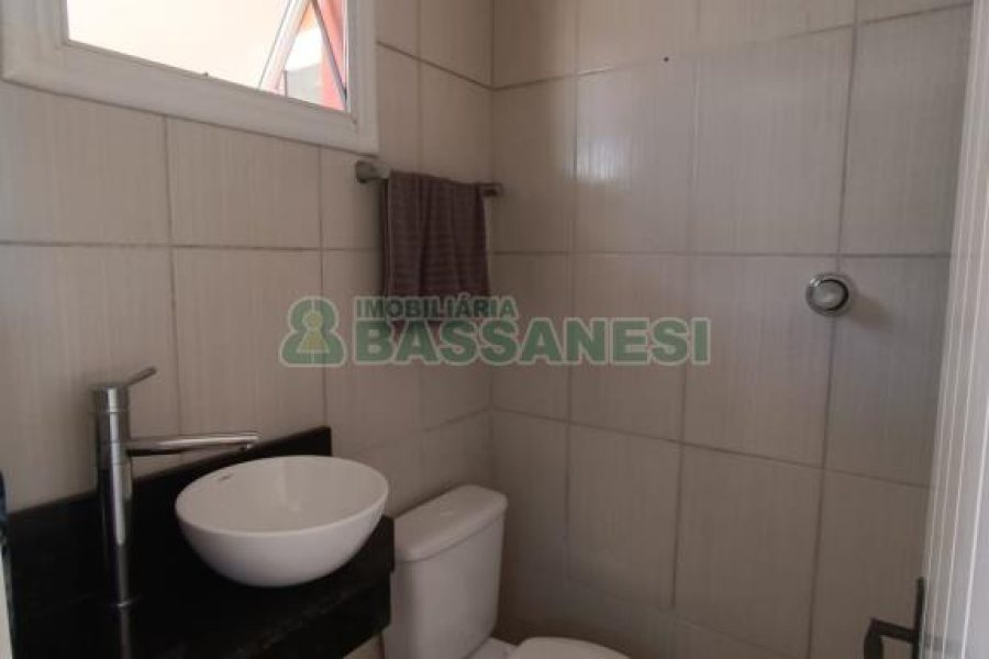 Casa com 332m², 4 dormitórios, 8 vagas, no bairro Desvio Rizzo em Caxias do Sul para Comprar