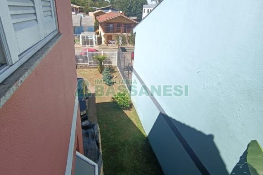 Casa com 332m², 4 dormitórios, 8 vagas, no bairro Desvio Rizzo em Caxias do Sul para Comprar