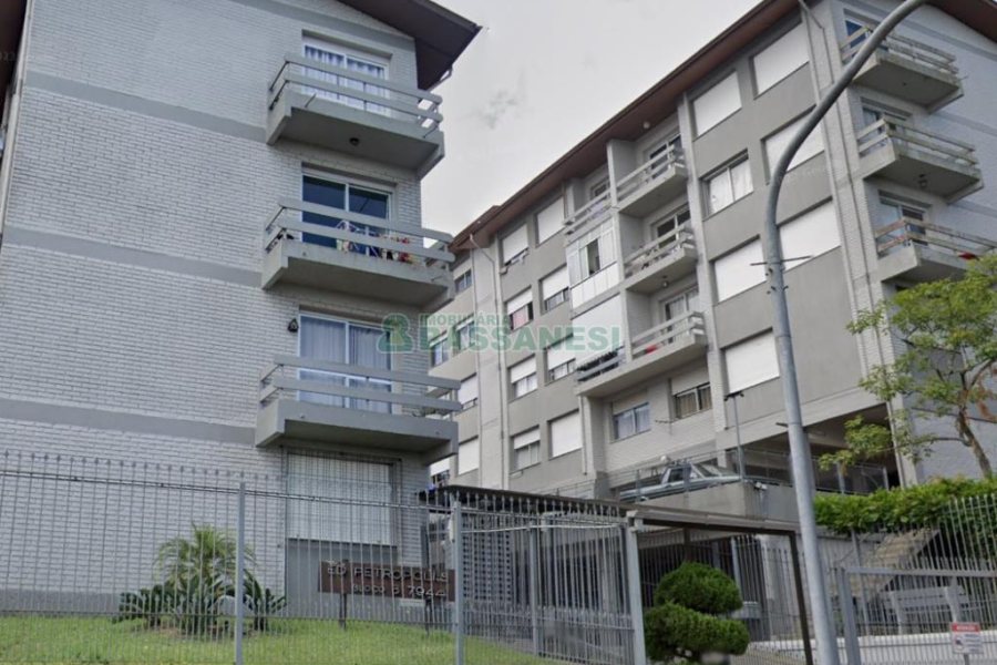 Apartamento com 77m², 3 dormitórios, 1 vaga, no bairro Petrópolis em Caxias do Sul para Comprar
