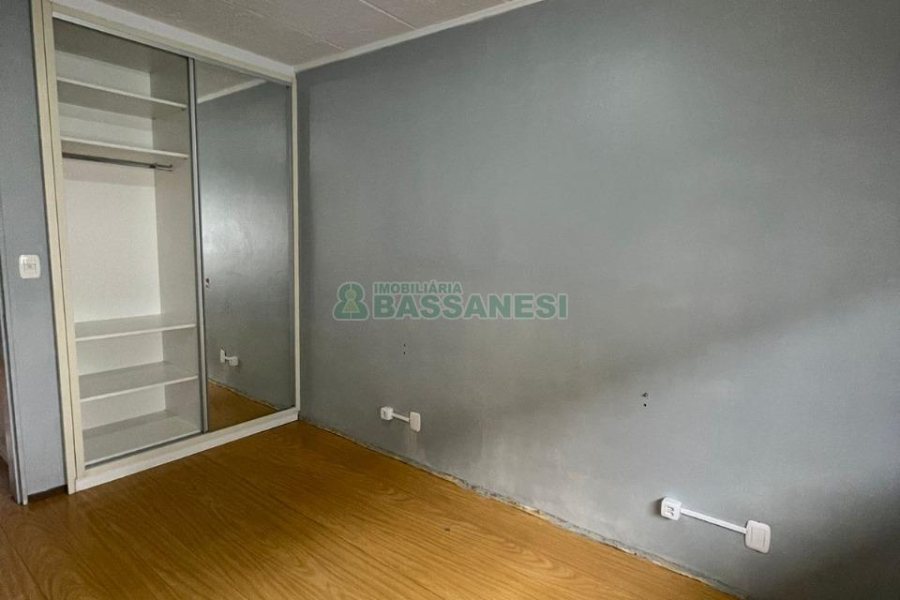 Apartamento com 77m², 3 dormitórios, 1 vaga, no bairro Petrópolis em Caxias do Sul para Comprar