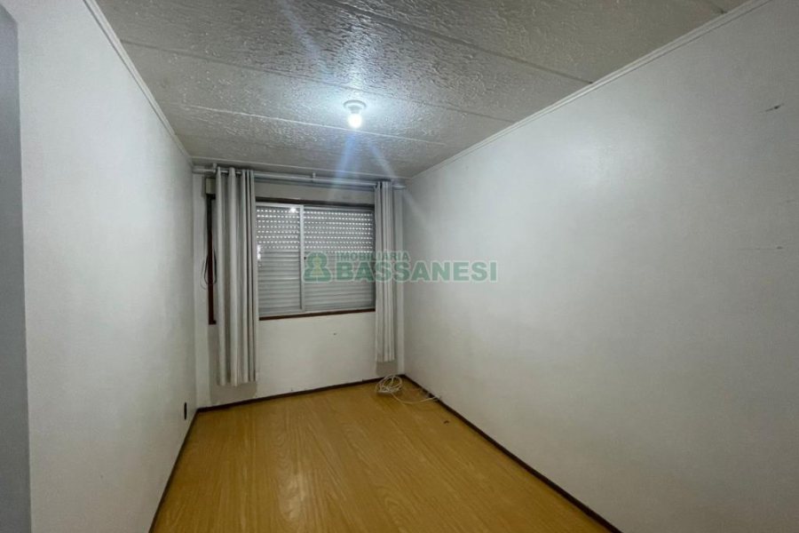 Apartamento com 77m², 3 dormitórios, 1 vaga, no bairro Petrópolis em Caxias do Sul para Comprar