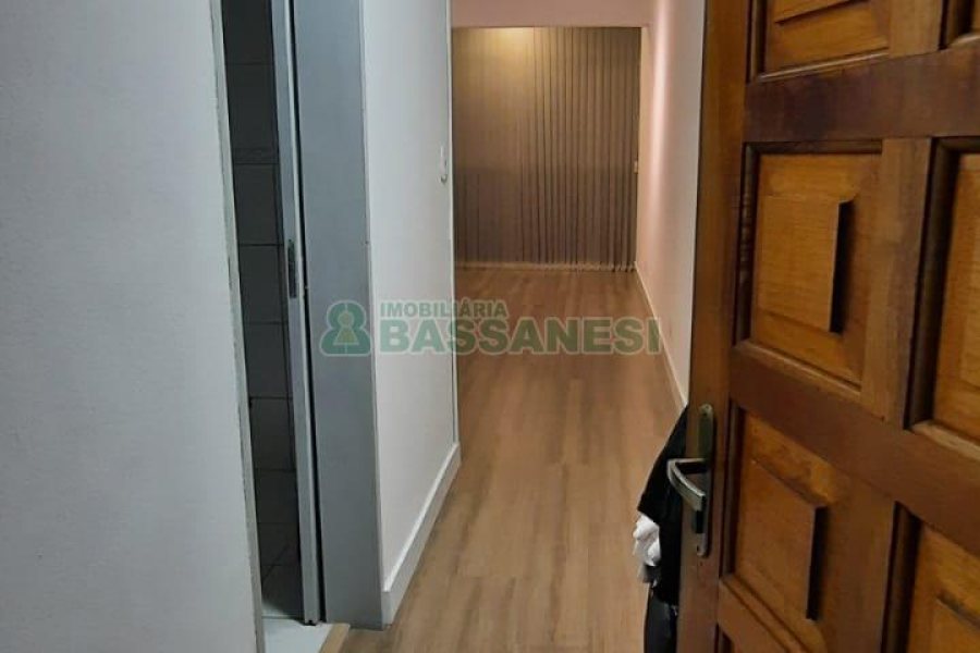 Apartamento com 90m², 3 dormitórios, 1 vaga, no bairro Petrópolis em Caxias do Sul para Comprar