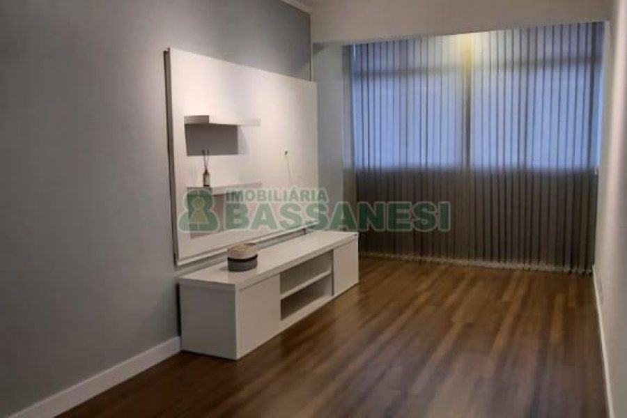 Apartamento com 90m², 3 dormitórios, 1 vaga, no bairro Petrópolis em Caxias do Sul para Comprar