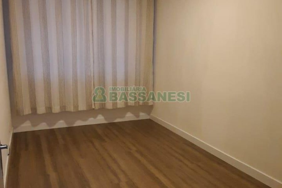 Apartamento com 90m², 3 dormitórios, 1 vaga, no bairro Petrópolis em Caxias do Sul para Comprar