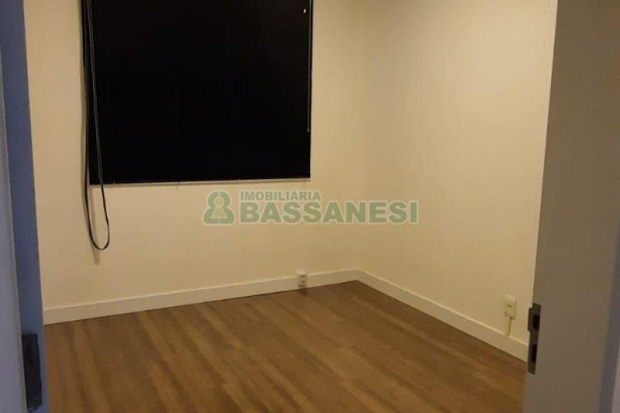 Apartamento com 90m², 3 dormitórios, 1 vaga, no bairro Petrópolis em Caxias do Sul para Comprar